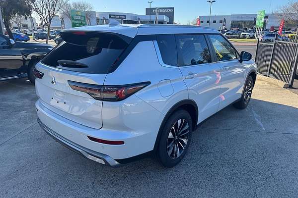 2025 Mitsubishi Outlander LS ZM