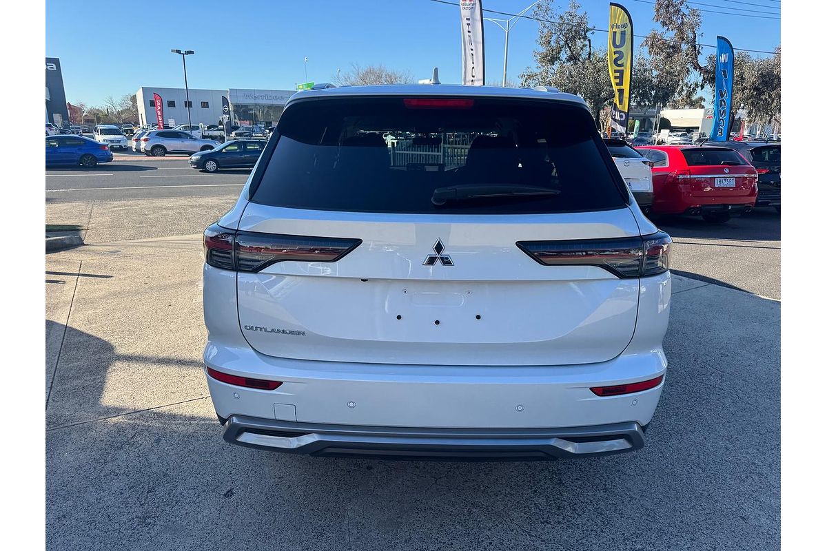 2025 Mitsubishi Outlander LS ZM