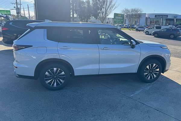 2025 Mitsubishi Outlander LS ZM