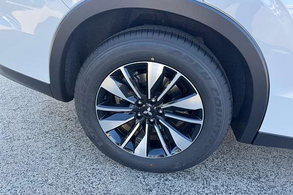 2025 Mitsubishi Outlander LS ZM