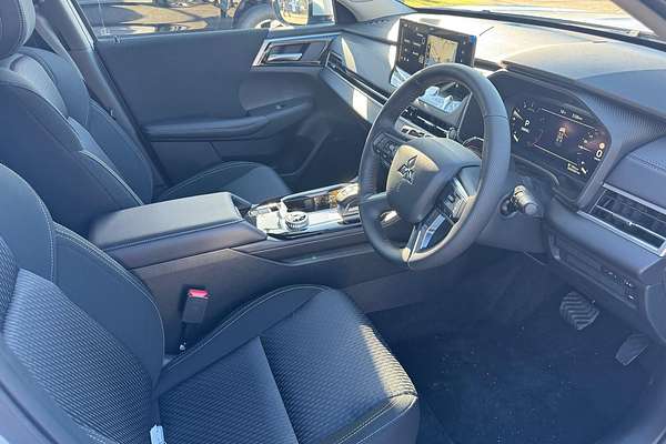 2025 Mitsubishi Outlander LS ZM