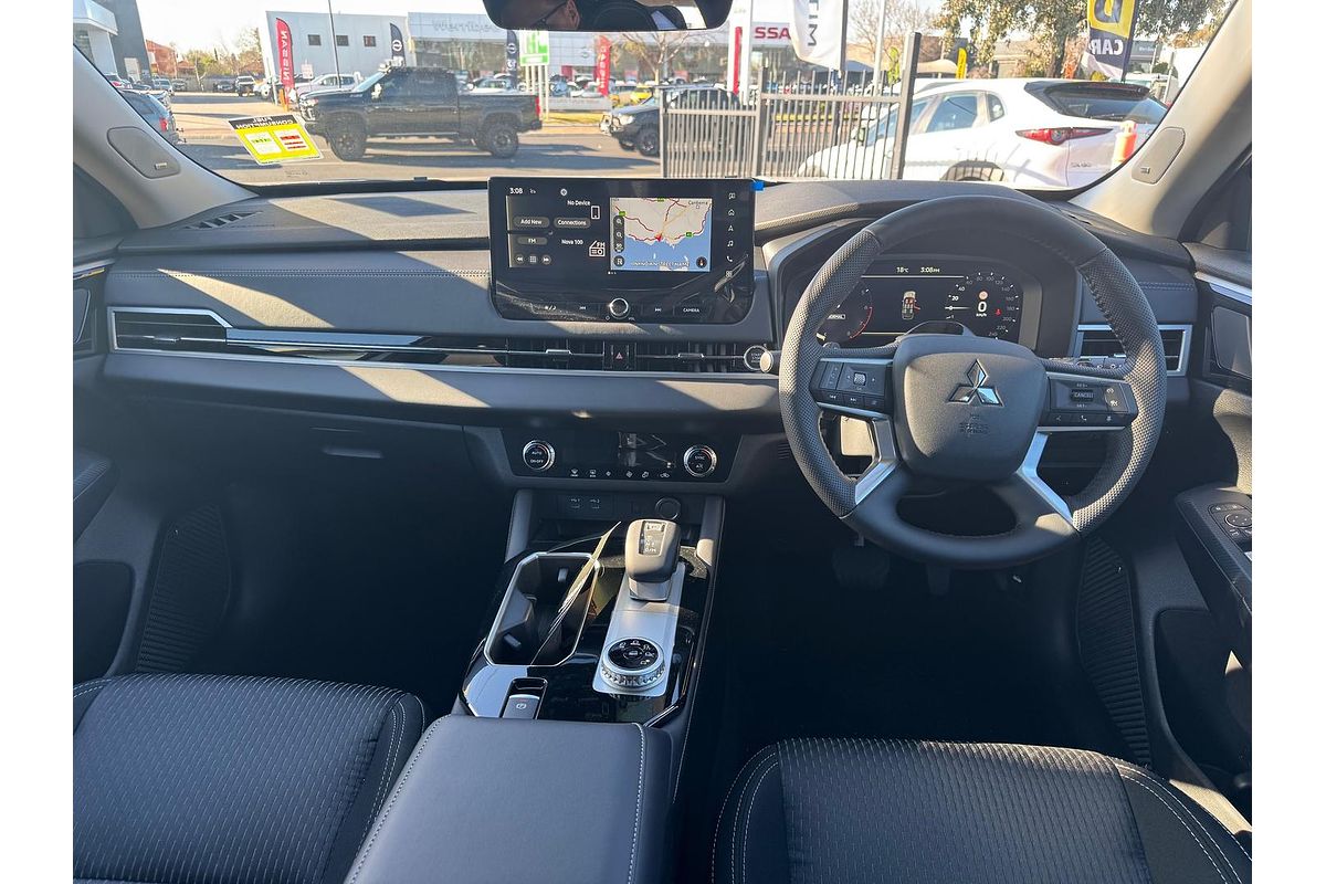 2025 Mitsubishi Outlander LS ZM
