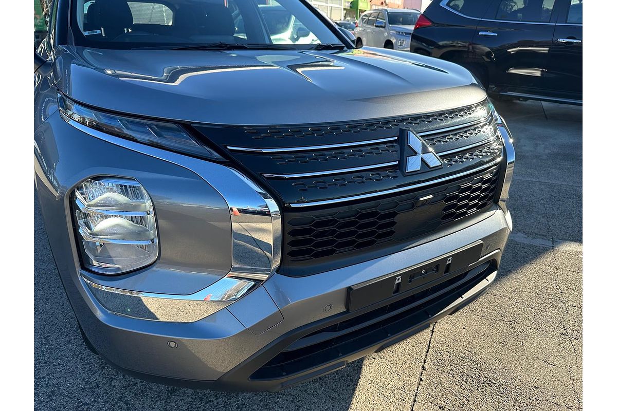 2023 Mitsubishi Outlander ES ZM