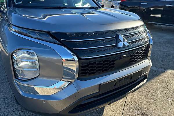 2023 Mitsubishi Outlander ES ZM