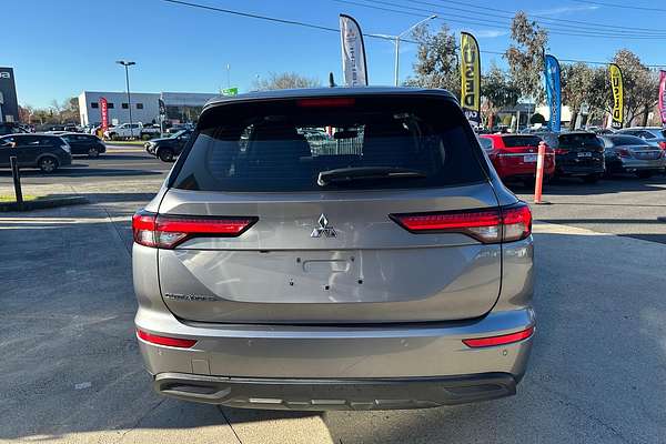 2023 Mitsubishi Outlander ES ZM