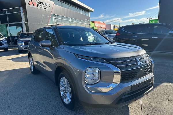 2023 Mitsubishi Outlander ES ZM