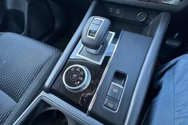2023 Mitsubishi Outlander ES ZM