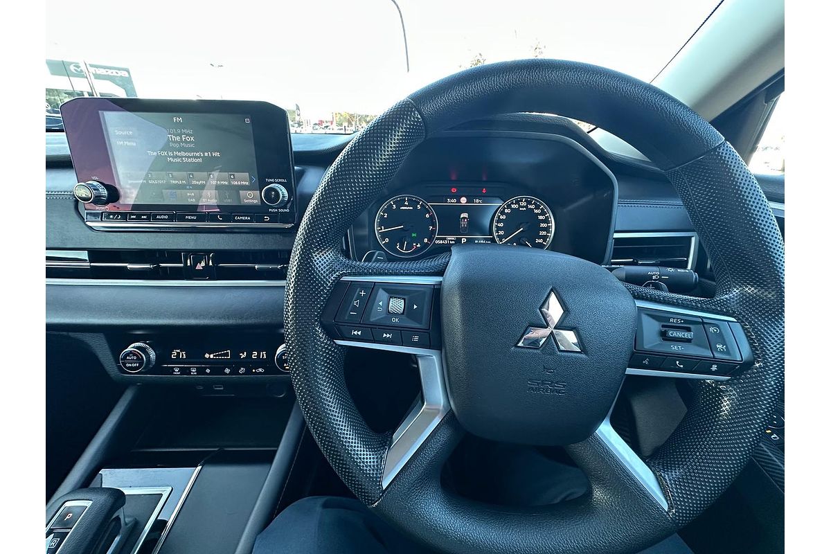 2023 Mitsubishi Outlander ES ZM