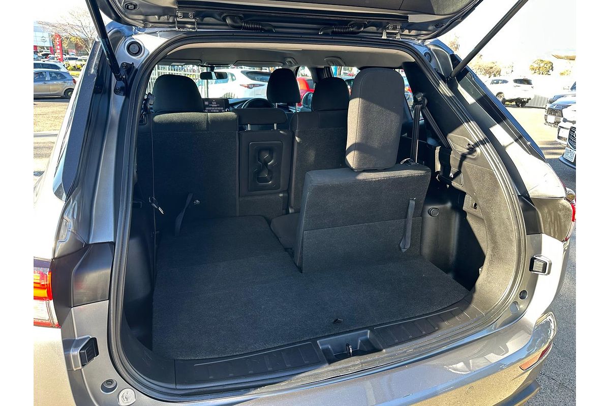 2023 Mitsubishi Outlander ES ZM