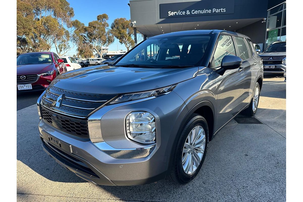 2023 Mitsubishi Outlander ES ZM
