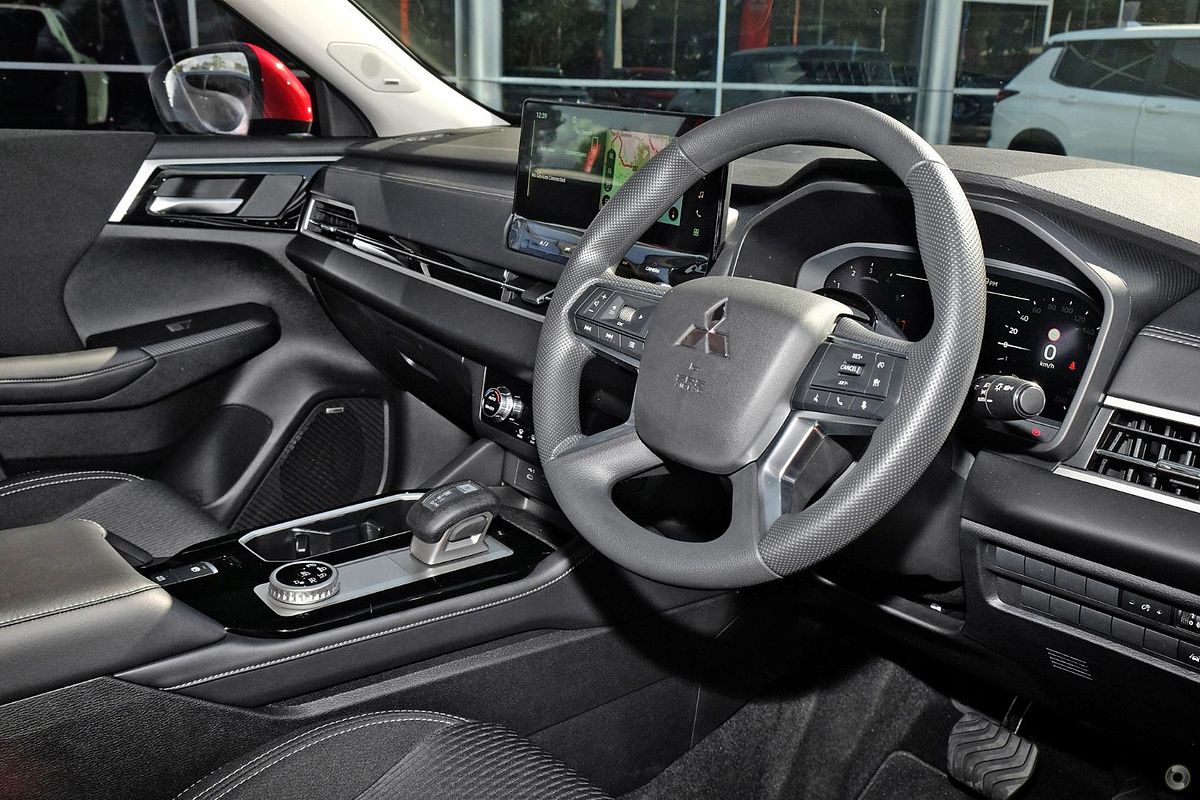 2025 Mitsubishi Outlander ES ZM