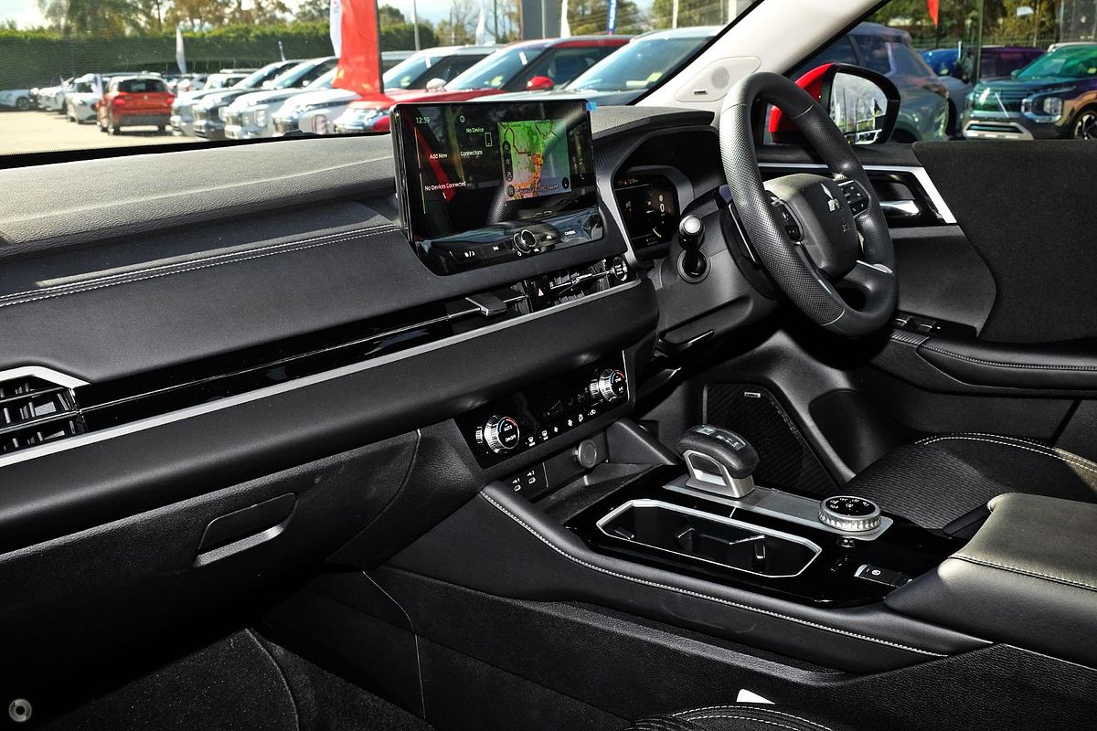 2025 Mitsubishi Outlander ES ZM
