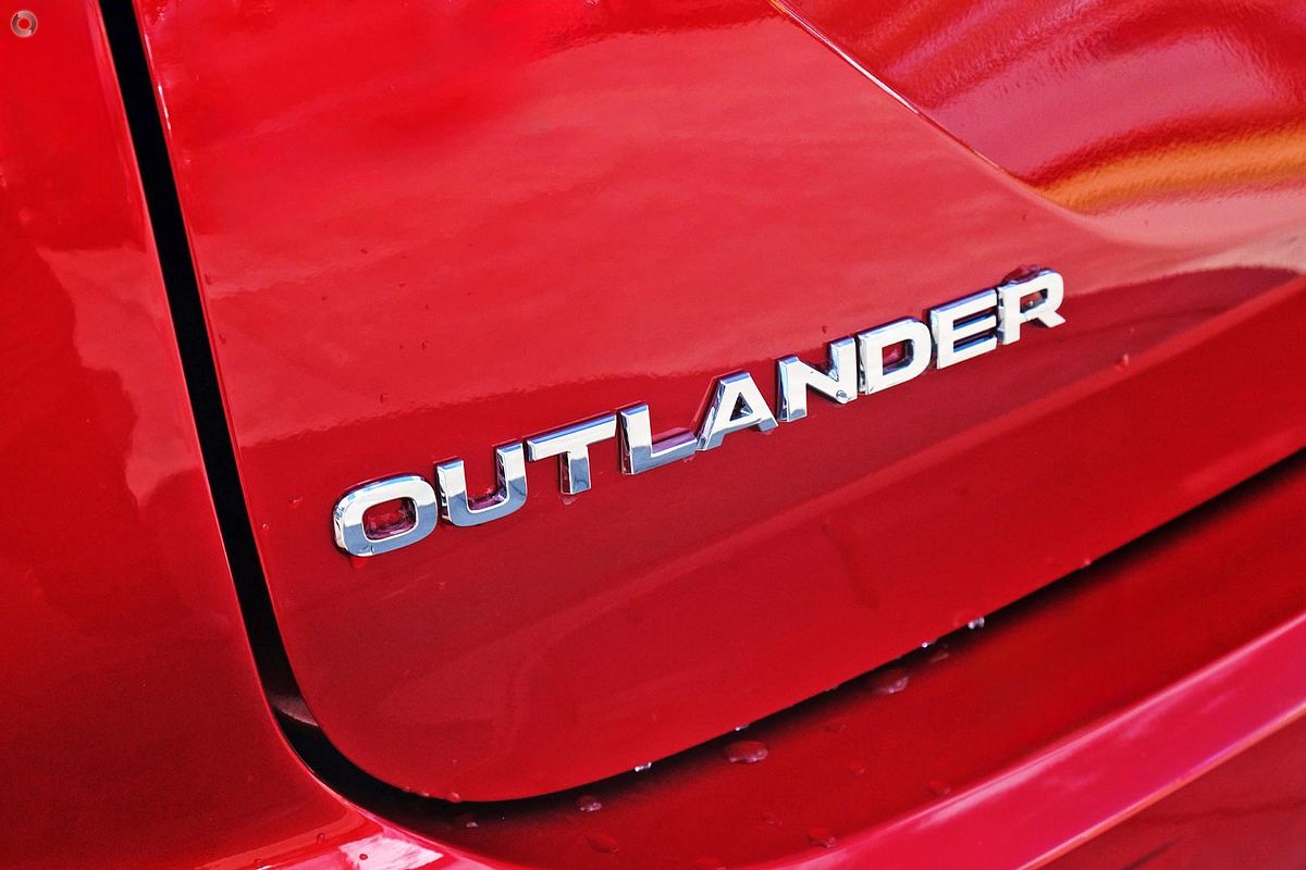 2025 Mitsubishi Outlander ES ZM