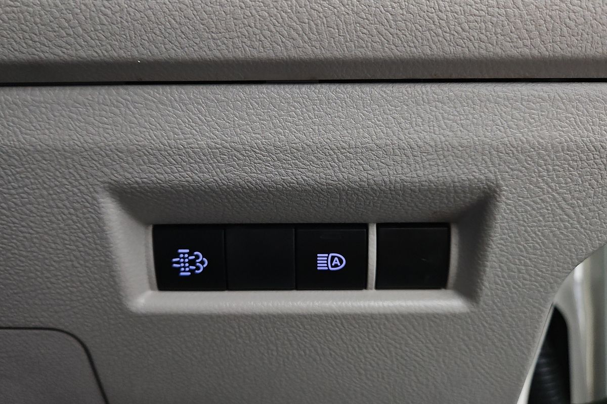 2020 Toyota Hiace Commuter GDH322R ELWB