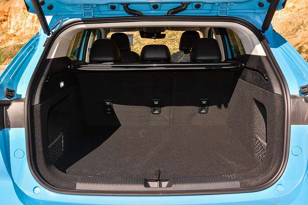 2025 MG HS Essence AS33