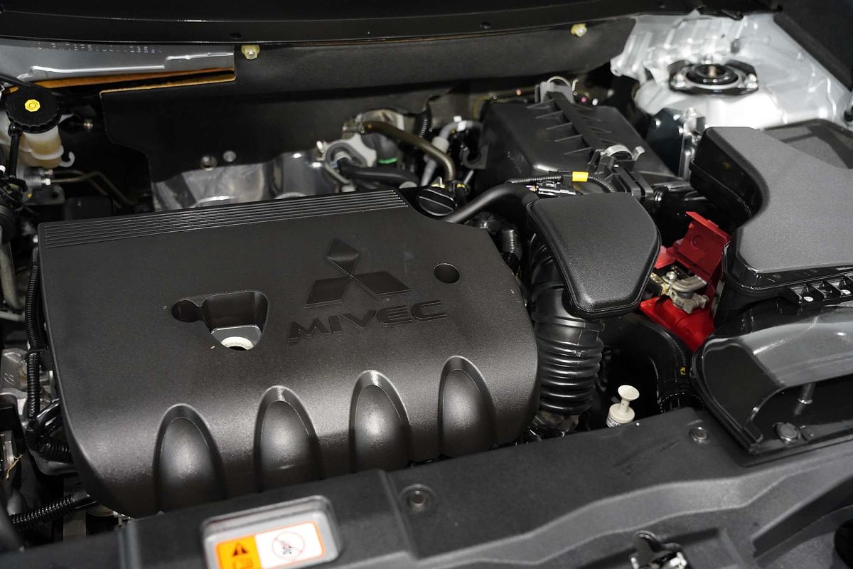 2019 Mitsubishi Outlander ES ADAS ZL