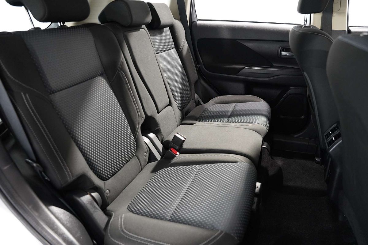2019 Mitsubishi Outlander ES ADAS ZL