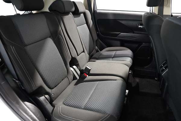 2019 Mitsubishi Outlander ES ADAS ZL