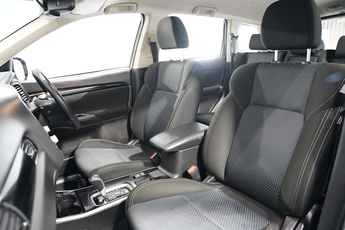 2019 Mitsubishi Outlander ES ADAS ZL
