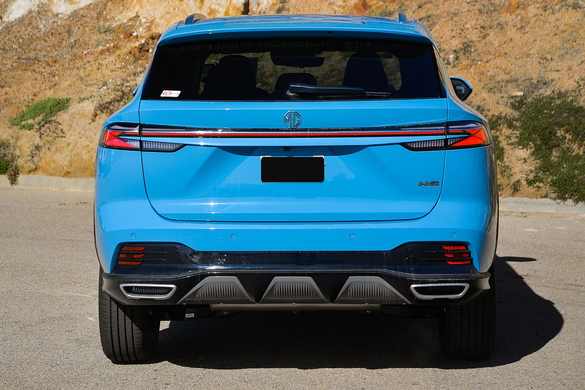 2025 MG HS Essence AS33