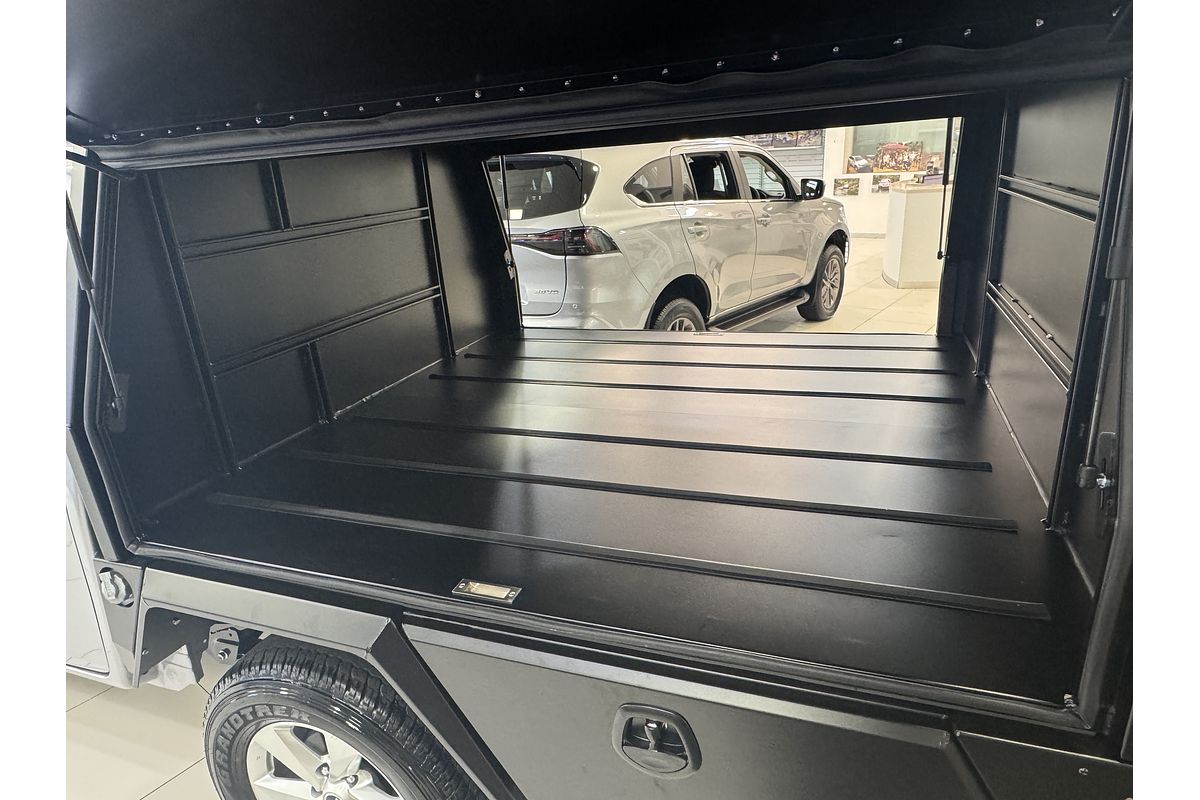 2025 Isuzu D-MAX LS-M 4X4