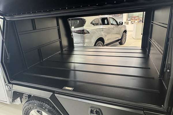 2025 Isuzu D-MAX LS-M 4X4