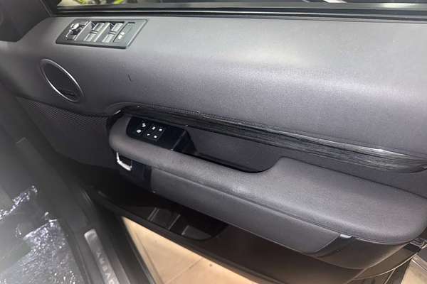 2018 Land Rover Discovery SD4 HSE Series 5