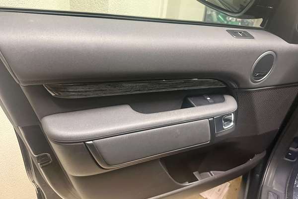 2018 Land Rover Discovery SD4 HSE Series 5