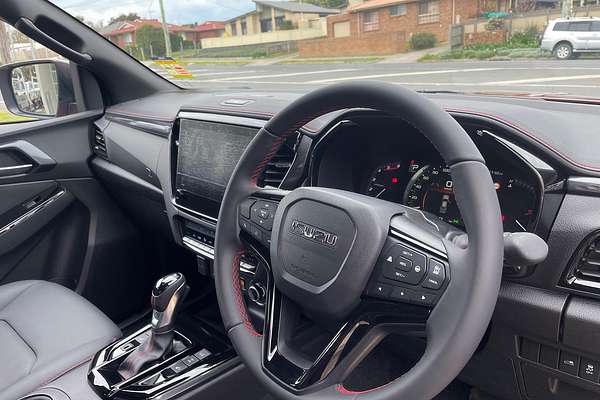 2025 Isuzu D-MAX X-TERRAIN 4X4