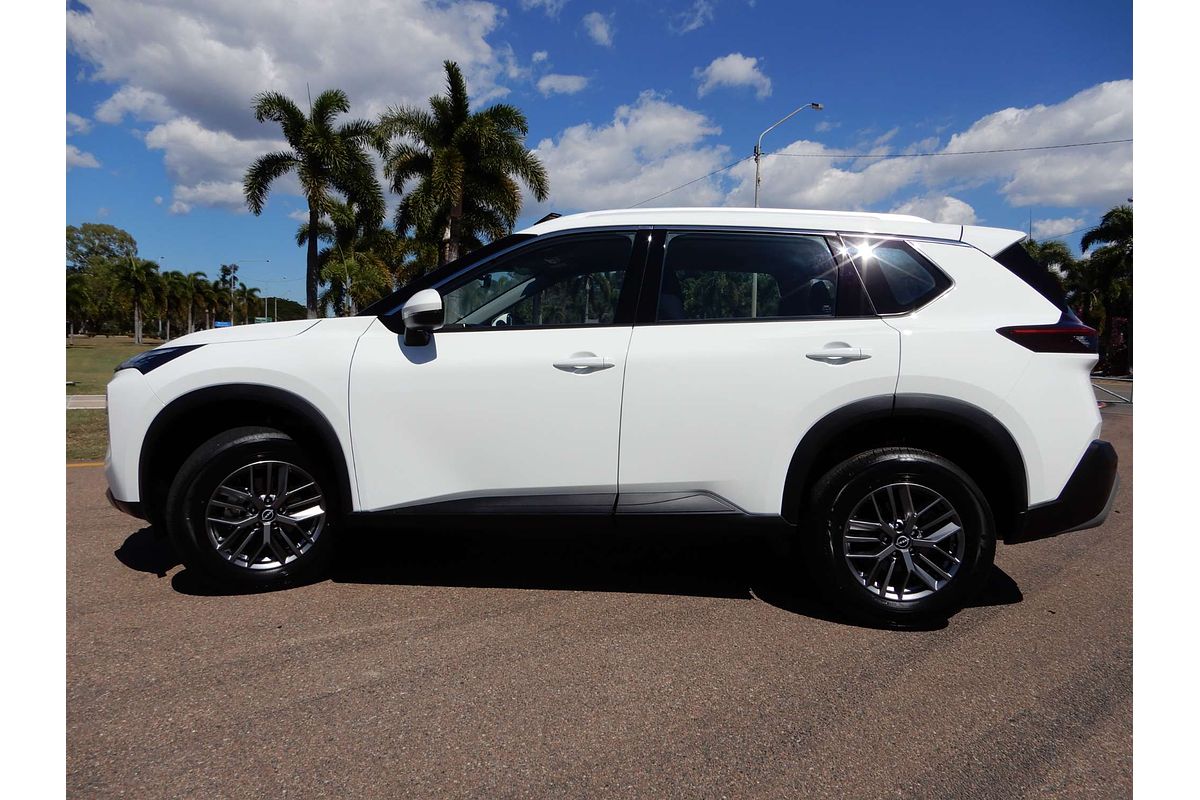 2024 Nissan X-TRAIL ST T33