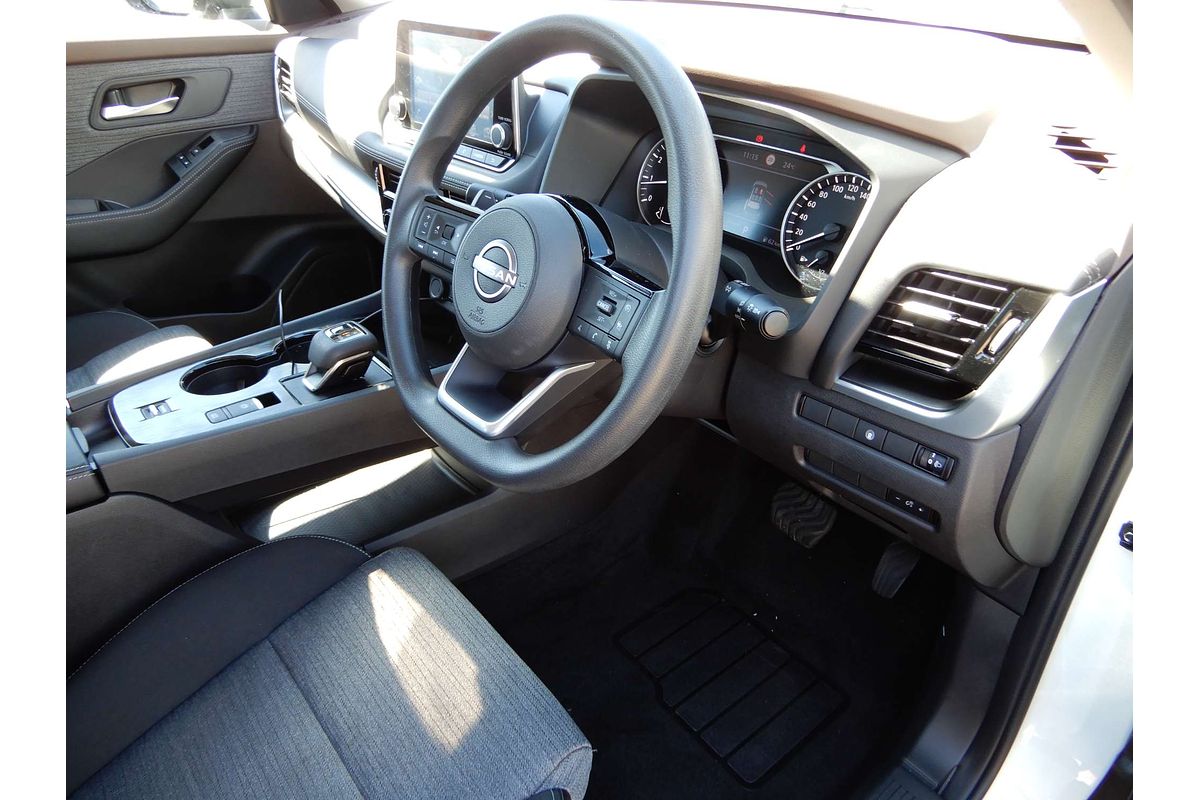 2024 Nissan X-TRAIL ST T33
