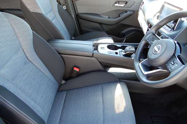 2024 Nissan X-TRAIL ST T33