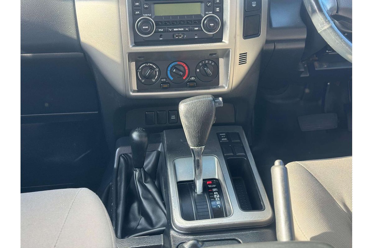 2010 Nissan Patrol DX GU 7
