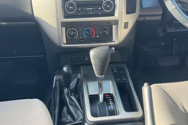 2010 Nissan Patrol DX GU 7