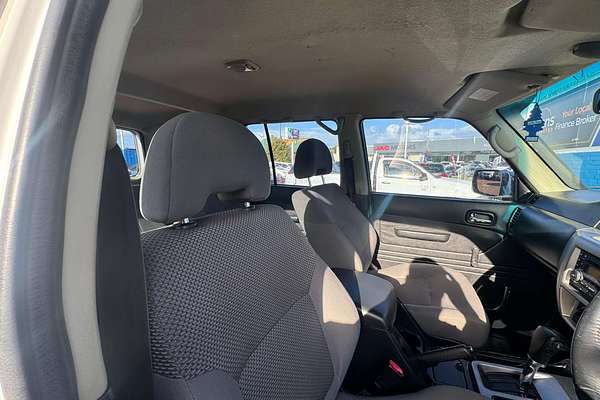 2010 Nissan Patrol DX GU 7