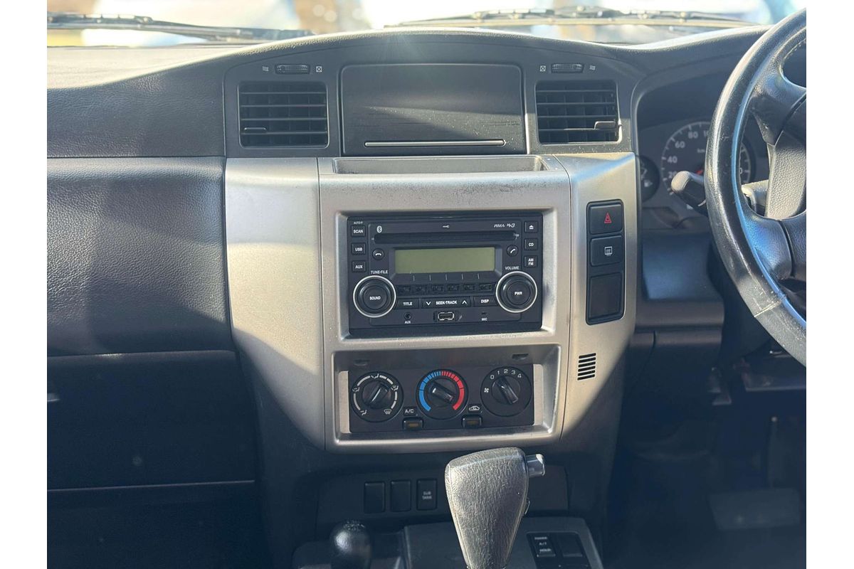 2010 Nissan Patrol DX GU 7