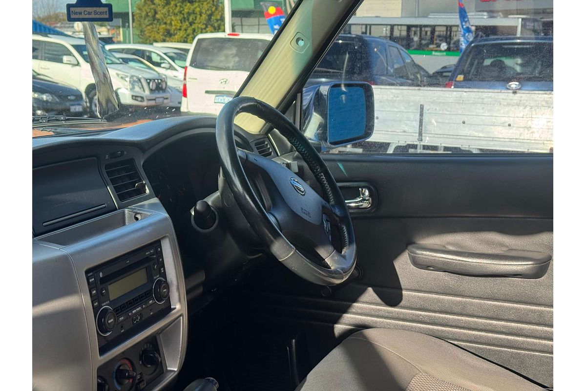 2010 Nissan Patrol DX GU 7