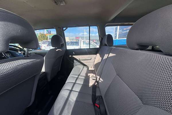 2010 Nissan Patrol DX GU 7
