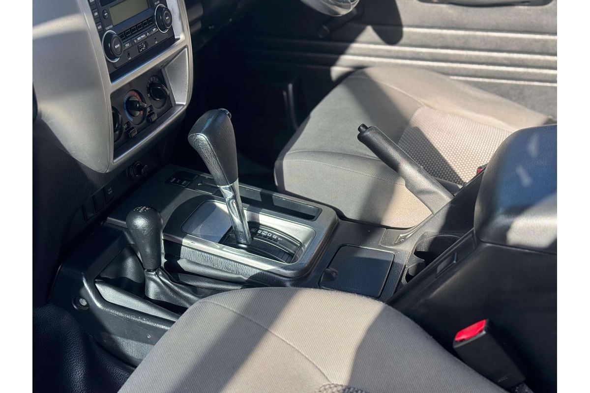2010 Nissan Patrol DX GU 7