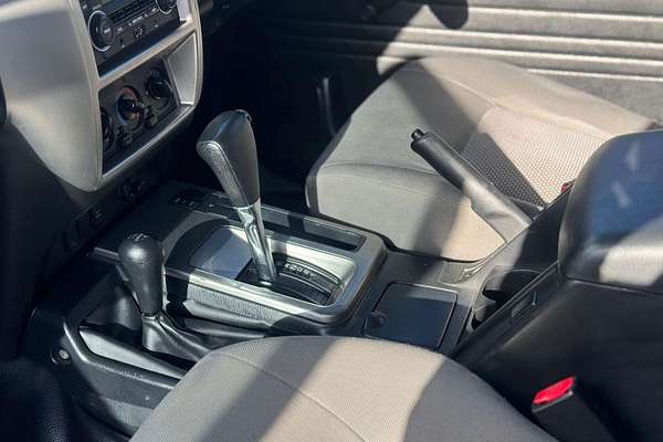 2010 Nissan Patrol DX GU 7
