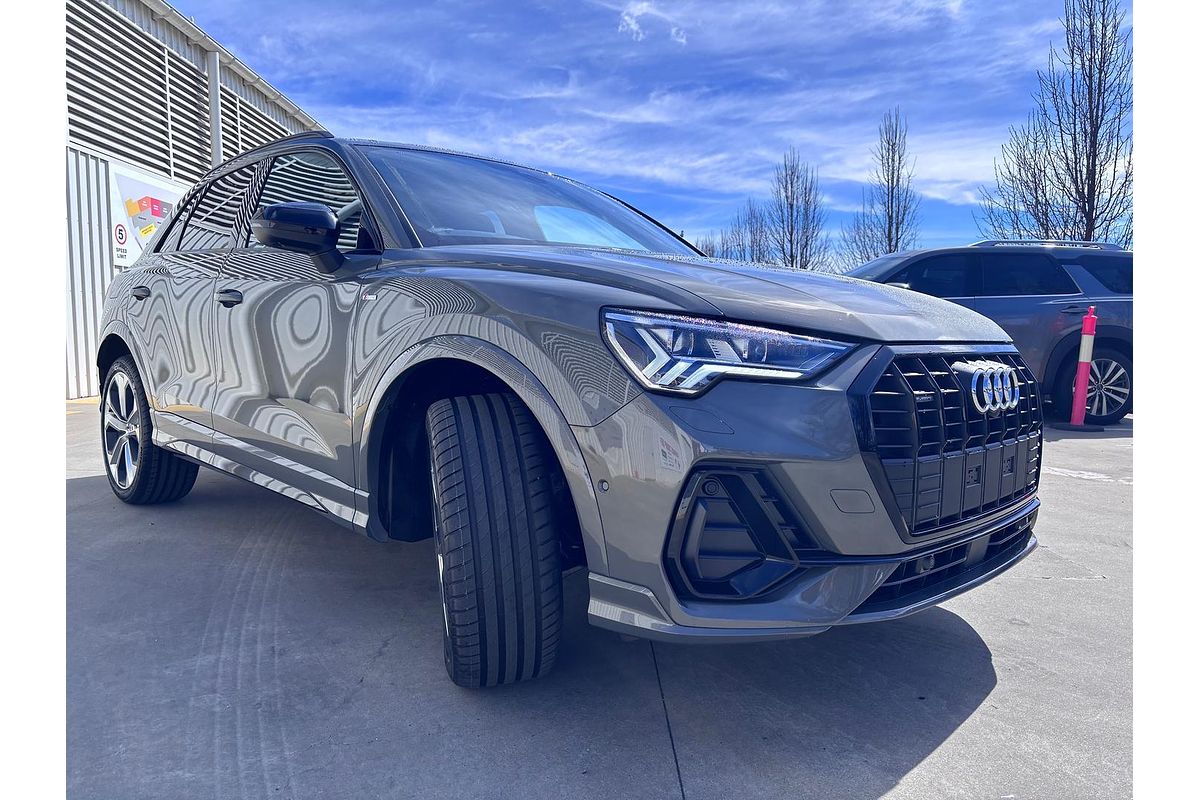 2025 Audi Q3 40 TFSI S line F3