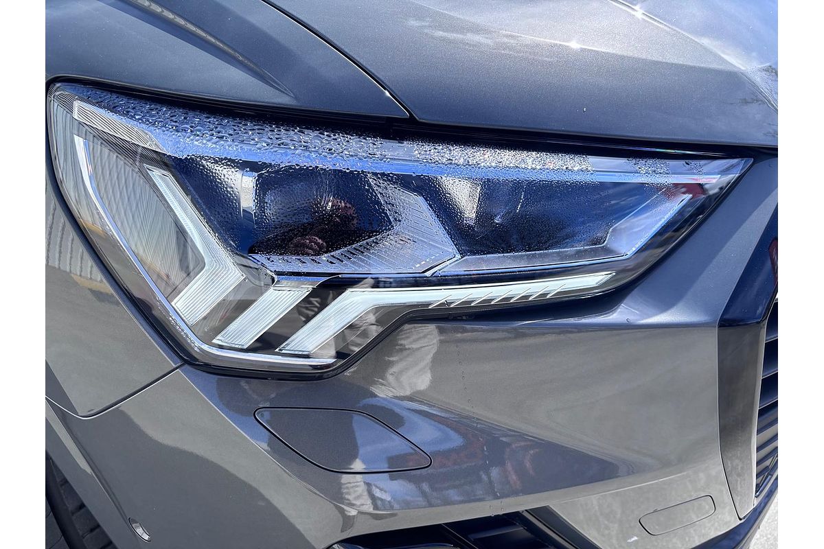 2025 Audi Q3 40 TFSI S line F3