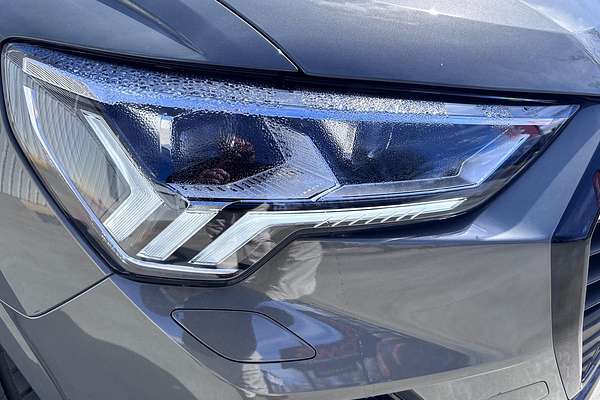 2025 Audi Q3 40 TFSI S line F3