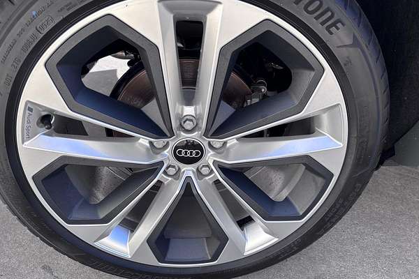 2025 Audi Q3 40 TFSI S line F3
