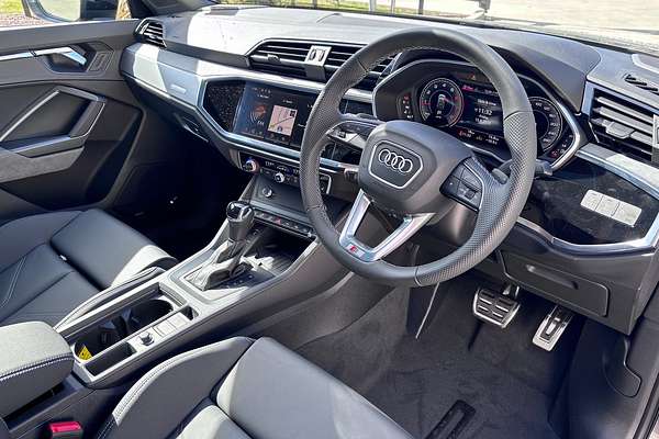 2025 Audi Q3 40 TFSI S line F3