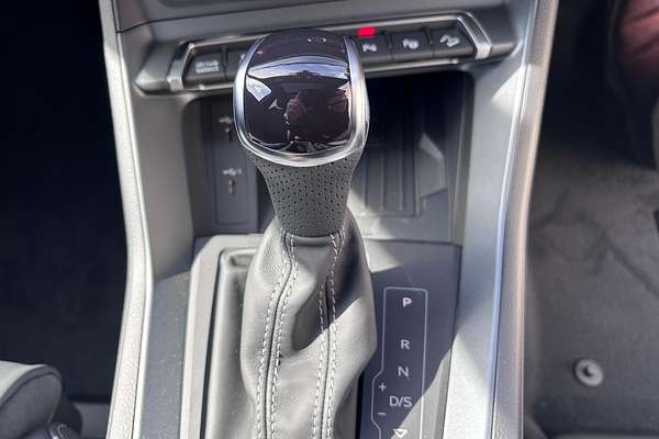 2025 Audi Q3 40 TFSI S line F3