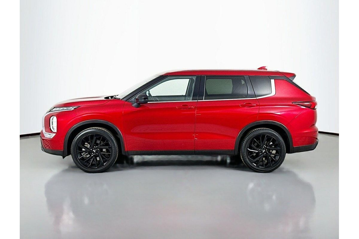 2023 Mitsubishi OUTLANDER                OUTLANDER LS BLACK EDITION 7 SEAT (2WD) ZM2B46
