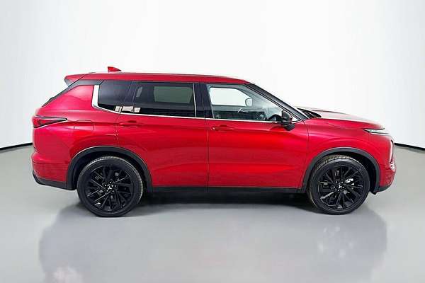 2023 Mitsubishi OUTLANDER                OUTLANDER LS BLACK EDITION 7 SEAT (2WD) ZM2B46