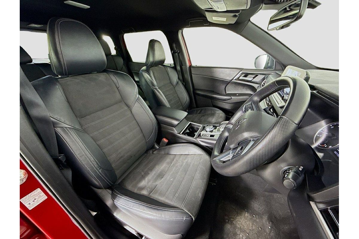 2023 Mitsubishi OUTLANDER                OUTLANDER LS BLACK EDITION 7 SEAT (2WD) ZM2B46