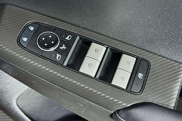 2023 Mitsubishi OUTLANDER                OUTLANDER LS BLACK EDITION 7 SEAT (2WD) ZM2B46